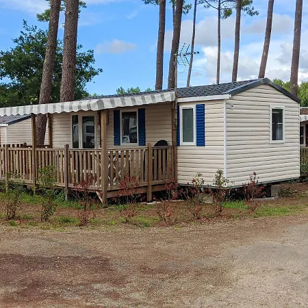 Holiday home Julien: Comfort With Shared Pool Saint-Julien-en-Born