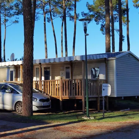 Julien: Comfort With Shared Pool Holiday home Saint-Julien-en-Born